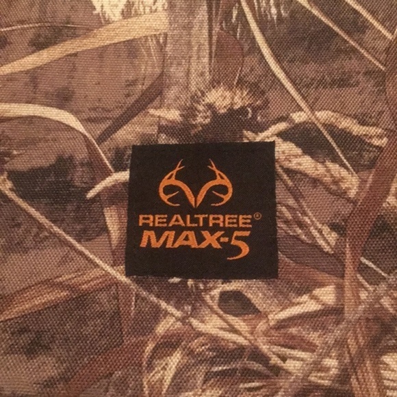 REALTREE camo and orange drawstring cinch sack - Picture 3 of 9